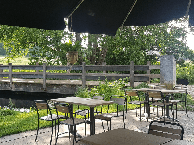 terras-locatie-grand-cafe-aan-de-beek